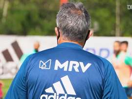 novo técnico comanda treino do Flamengo para estreia no Brasileirão. DUGOUT