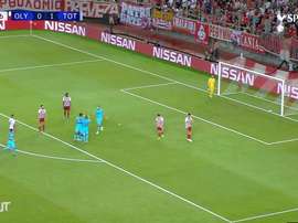 Le superbe but de Lucas contre l'Olympiakos. DUGOUT
