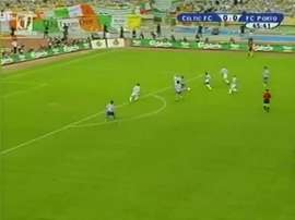 Porto remporte la Coupe UEFA en 2003. DUGOUT