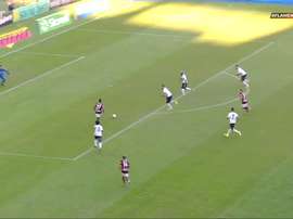 Gabigol faz uma assistência perfeita para Bruno Henrique. DUGOUT