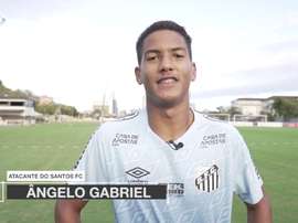 Ângelo, atacante de 15 anos integrado ao time principal do Santos. DUGOUT