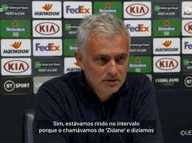 Mourinho concedeu entrevista após vitória pela Europa League. DUGOUT