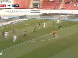 Lee Dong-jun's goal was not enough to keep Busan in the K-League. DUGOUT