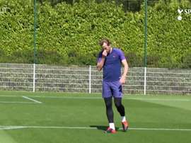 Confira esse desafio entre Harry Kane e Hugo Lloris. DUGOUT