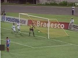Os melhores gols de falta da história do Santos. DUGOUT