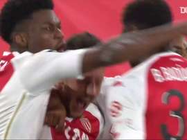 La rete di Jovetic su calcio piazzato. Dugout