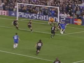 Frank Lampard marcou golaço contra o Bayern em jogo da Liga dos Campeões de 2005. DUGOUT
