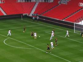 El Leeds United perdió 3-0. DUGOUT