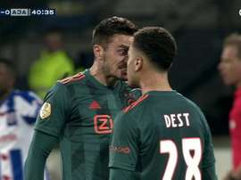 Tadic perdeu a cabeça e encarou seu próprio companheiro. Captura/FOXSportsnl