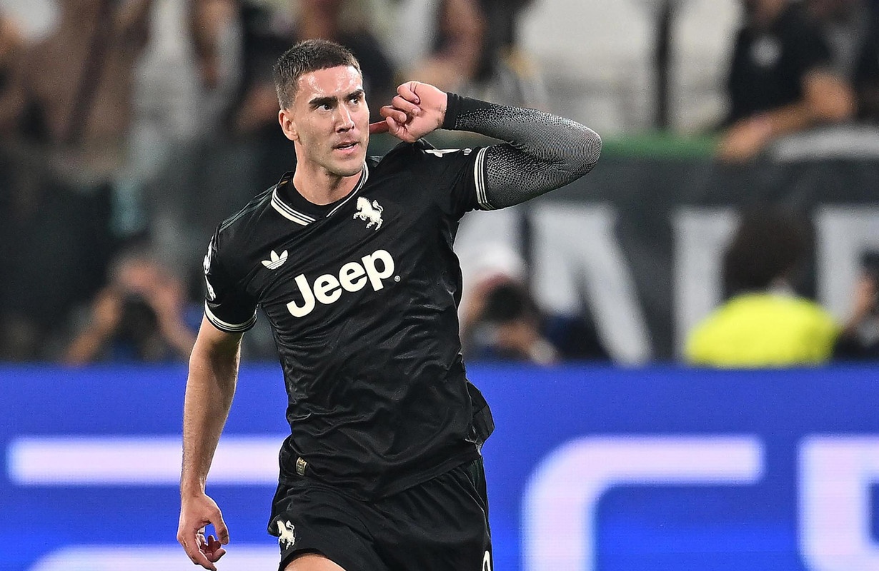 Juventus, stop lungo per Vlahovic: lesione all’adduttore sinistro di alto grado