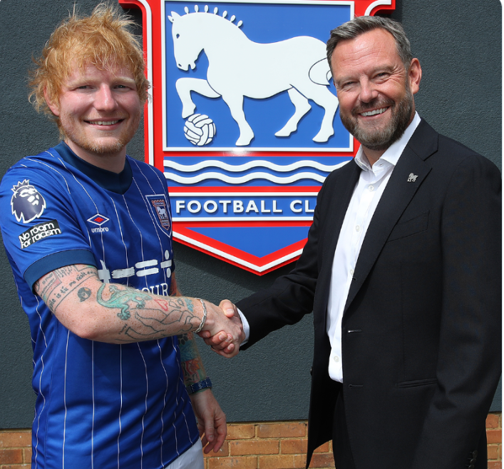 Ed Sheeran ha acquistato una quota di minoranza di una squadra di Premier!