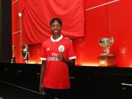 O jovem de 18 anos estendeu a sua ligação às 'águias'. Twitter/Benfica