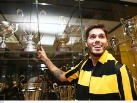 El AEK de Atenas confirma el fichaje del argentino Patito Rodríguez. AEKFC