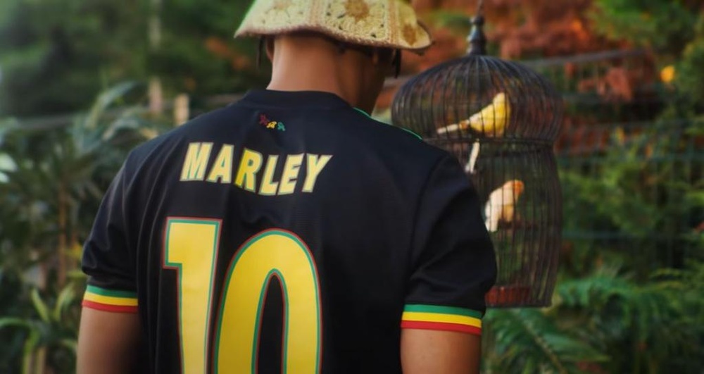 L'UEFA force l'Ajax à modifier son maillot hommage à Bob Marley. GOAL