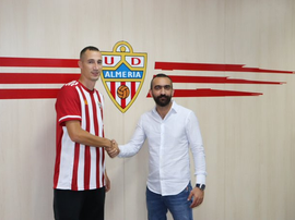 Petrovic respondió con dureza a Pepe Mel. Twitter/U_D_Almeria
