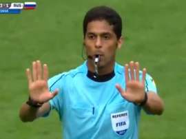 L'arbitre a eu besoin de voir les ralentis pour annuler le but. TSN4