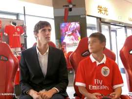 Conti teve uma apresentação no mínimo original.Twitter/SLBenfica