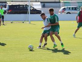 El Betis ha realizado el entrenamiento con algunas ausencias. RealBetis