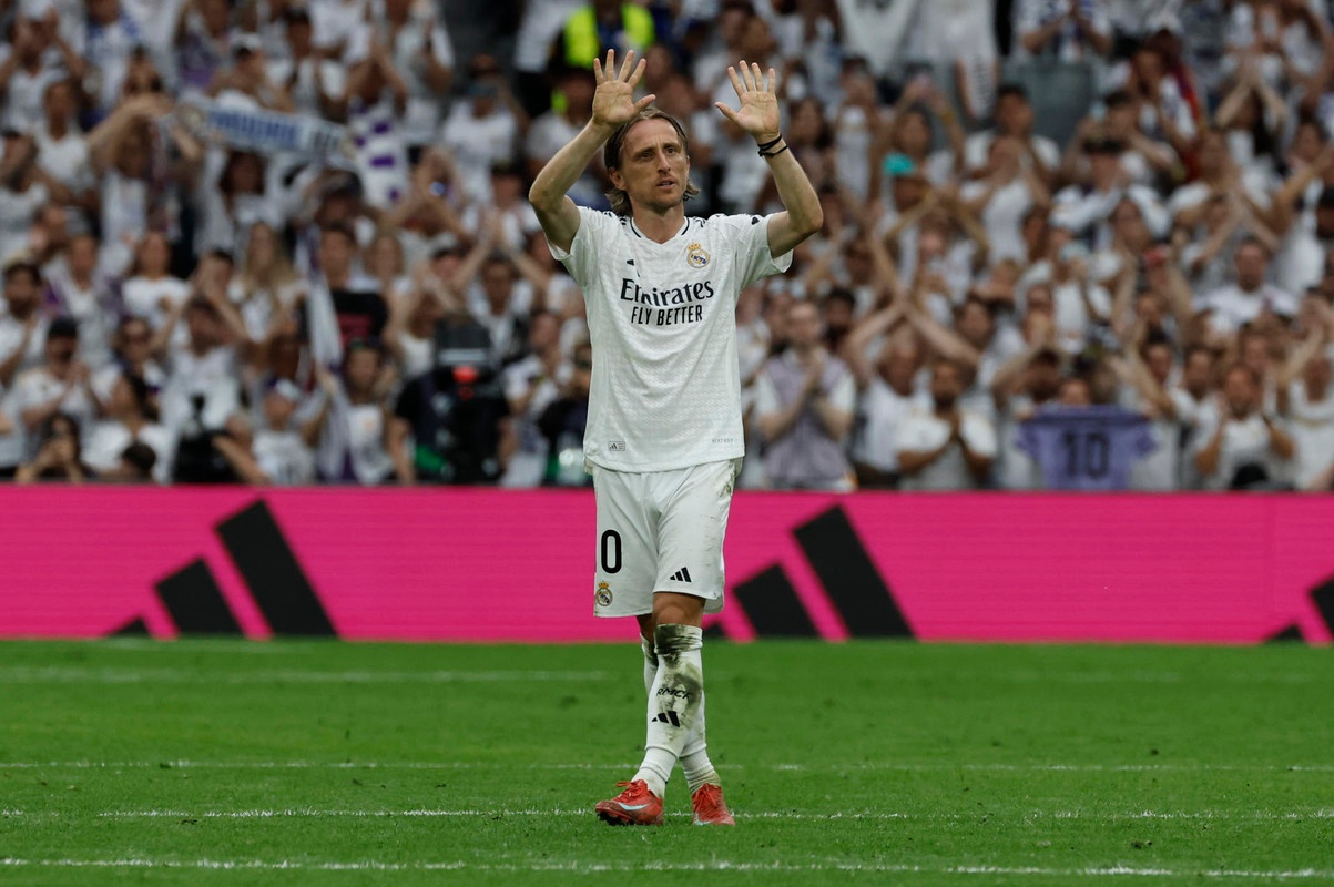 Real Madrid bate o Real Sociedad, em tarde de despedida