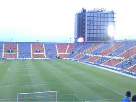 El Ciudad de Valencia, durante la presentación de la nueva plantilla del Levante. Twitter