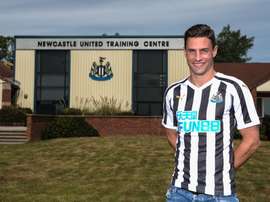 Schar llegó al Newcastle. Newcastle