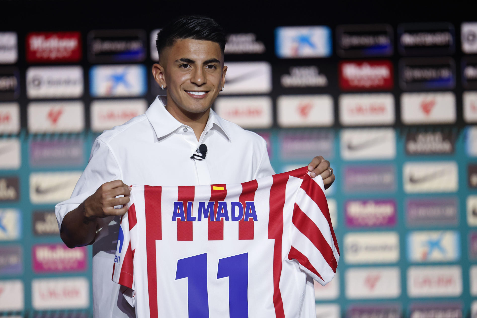 Puedo jugar en cualquier posición de arriba, pero la mía es más un poco por la izquierda