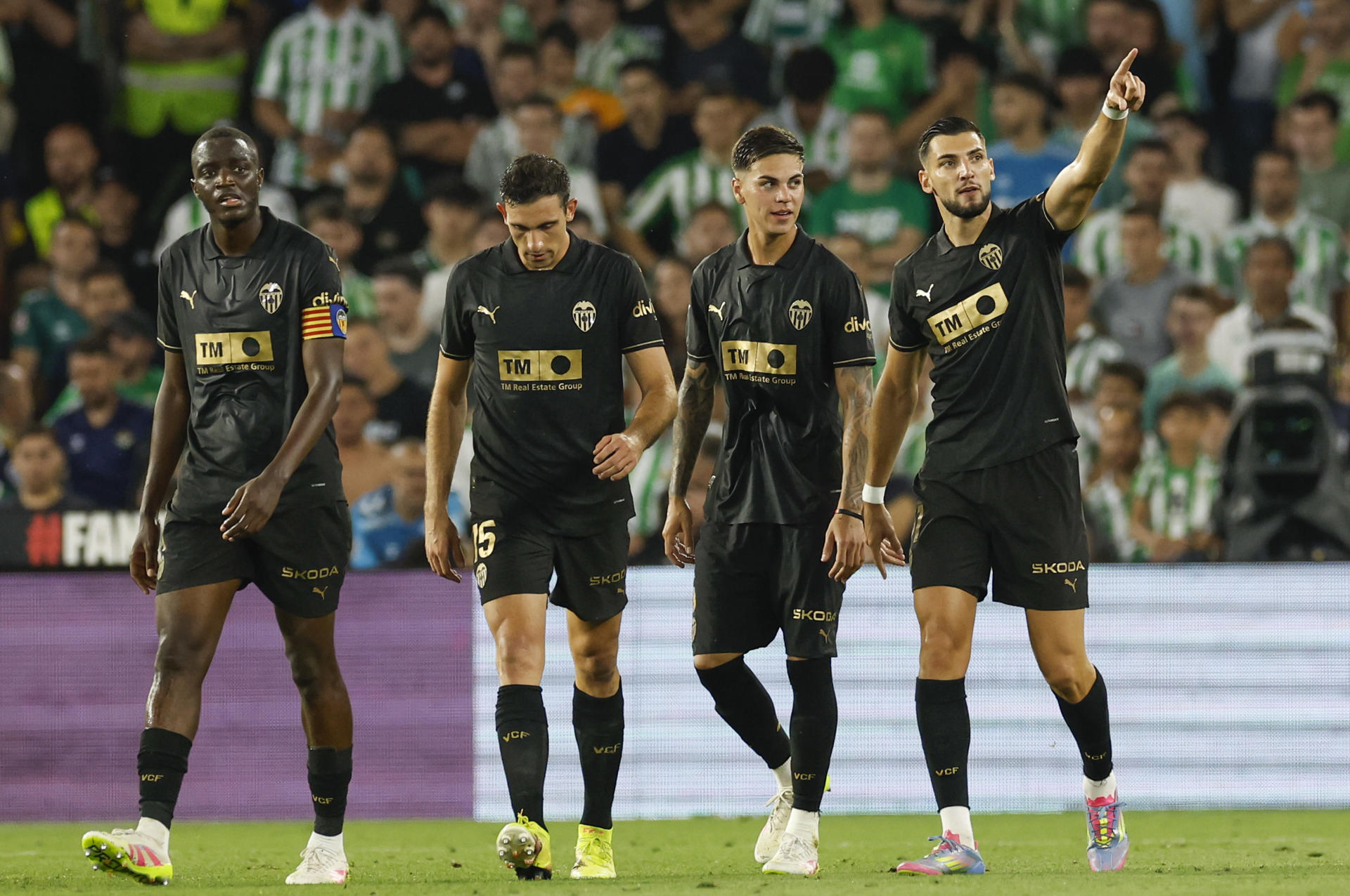 Rafa Mir se cuela en el último día del Villamarín