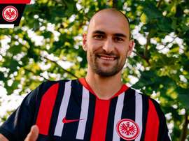 OFICIAL: Bas Dost, nuevo jugador del Eintracht de Frankfurt. Twitter/EintrachtFrankfurt