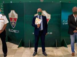 El Elche dona material deportivo para el proyecto de EUTM Somalia. Twitter/elchecf