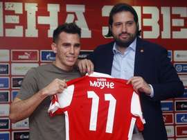 El Futbolista argentino Pablo Mouche, en su presentación como nuevo jugador del Estrella Roja de Belgrado. CrvenaZvezdaFK
