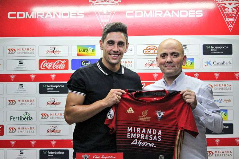Martín Merquelanz buscará en el Mirandés los minutos que no tendrá en la Real. Twitter/CDMirandes
