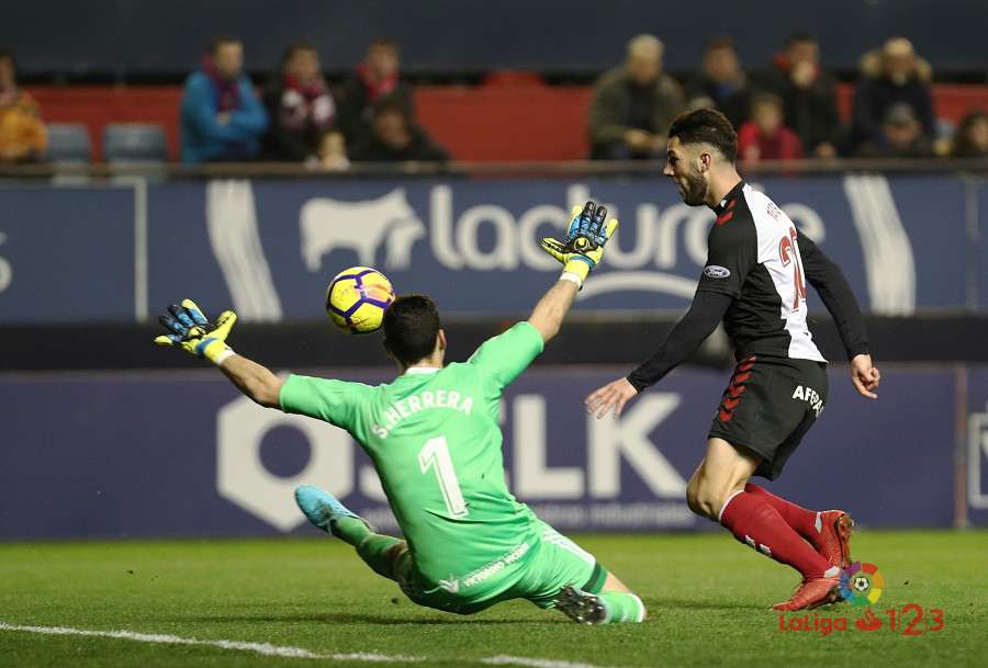 Sergio Herrera, fuera de seis a ocho meses tras romperse el cruzado