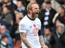 El futbolista escocés del Derby County Johnny Russell, en un encuentro con su club. DCFC