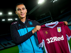 El Ghazi a commencé sa carrière à l'Ajax. Twitter/AVFCOfficial