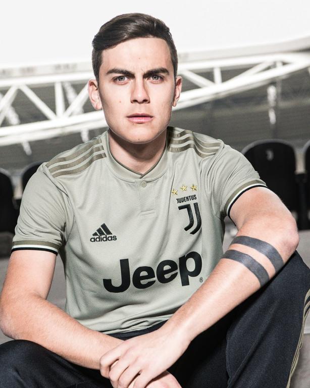 La Juve Présente Son Maillot Extérieur 2018 2019 Besoccer