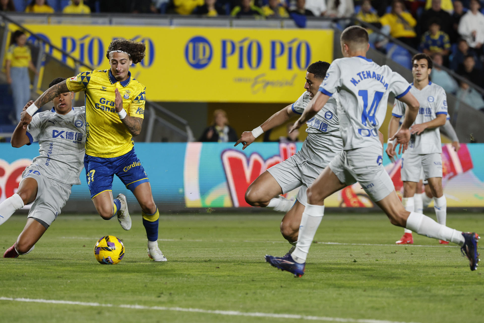 Al Alavés le condenan los finales
