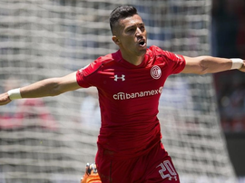Fernando Uribe anotó un 'hat trick'. Toluca