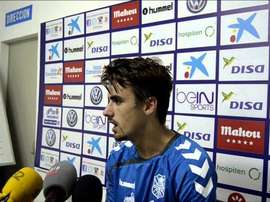 El lateral izquierdo vasco del CD Tenerife, Jon Aurtenetxe, durante una rueda de prensa. RTnVizcaya