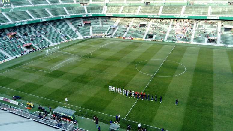 El Elche Estudia Cubrir Parte Del Estadio Con Lonas De Publicidad Besoccer