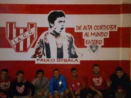 Dybala es muy admirado en Instituto de Córdoba. Twitter/VidaAlBarrio