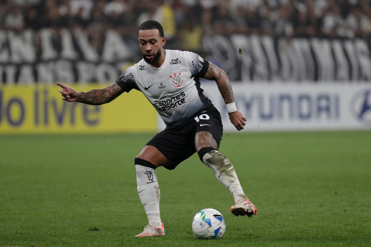 El América firma el fracaso del Corinthians de Memphis en el 96'