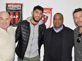 El delantero de 23 años firma un contrato con Patronato tras abandonar Sarmiento. Patronato