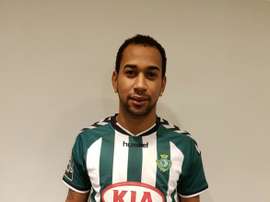 El nuevo jugador del Vitória de Setúbal Thiago Santos Santana, en su presentación oficial. VFC