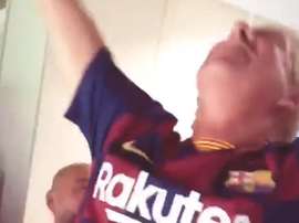 Pai de De Jong comemora gol. Captura/Twitter