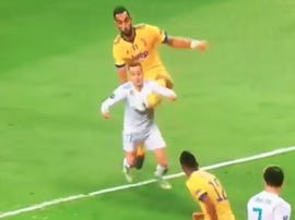 Benatia derruba Lucas Vázquez nos últimos do jogo. decide eliminatória.Captura/BeINSports