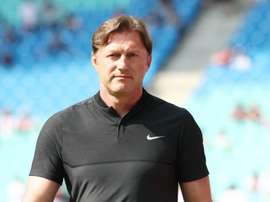 Treinador do Leipzig apresenta a demissão. DieRotemBullen