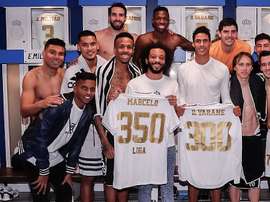 Marcelo et Varane soufflent leurs bougies après la victoire contre Séville. RealMadrid