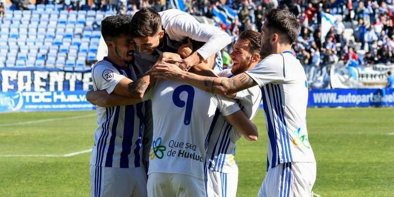 La Plantilla Del Recreativo Recibe Una Charla Motivadora Besoccer