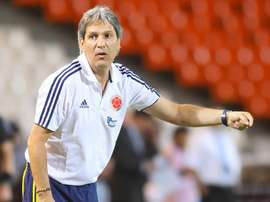 Restrepo prepara a los suyos para la presencia o ausencia de Neymar. EFE