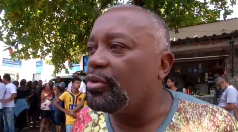 Las familias no se explican cómo Flamengo permite que los chavales duerman en contenedores. Captura
